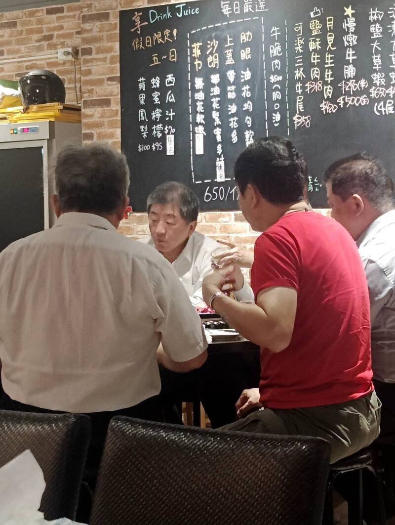 藍議員爆陳時中趕酒攤!臉書反遭網一面倒灌爆:管太寬