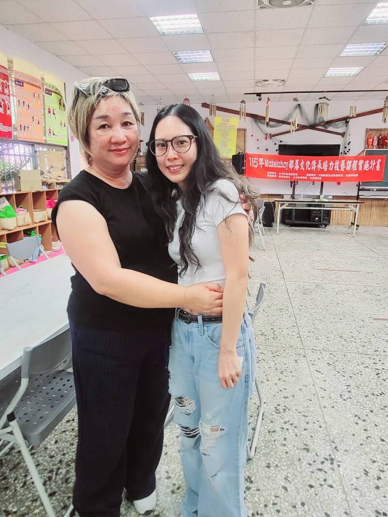 阿美族女兒回家了!31年前被遺棄部落地瓜園 美設計師送豬來報恩