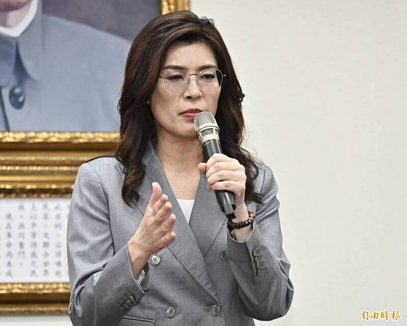 鄭麗文指頂新油沒危害健康 致癌毒油不能相比