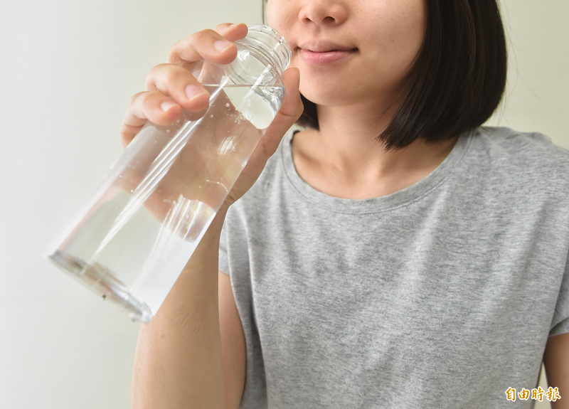 苯駢芘難溶於水!環境部:飲用水中極少存在 暴露風險極低