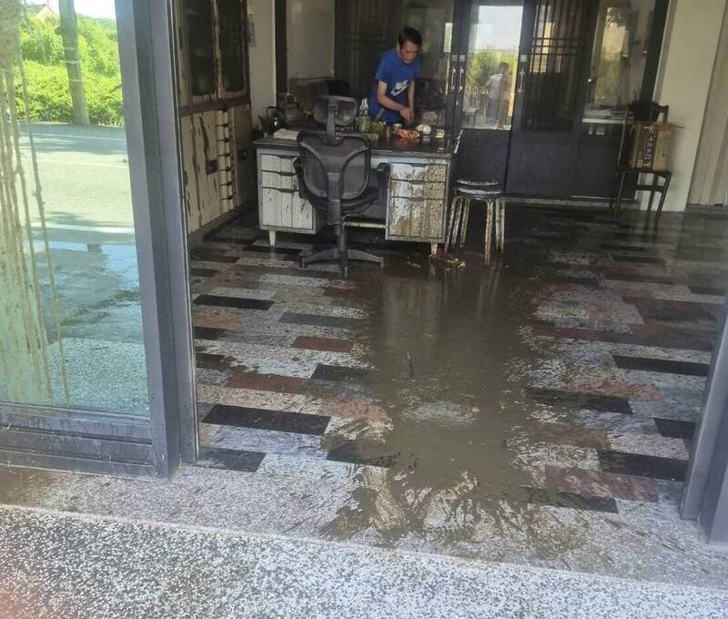 彰化前民進黨資深黨員住家遭潑豬糞!林斯明控選舉暴力 警方調查中