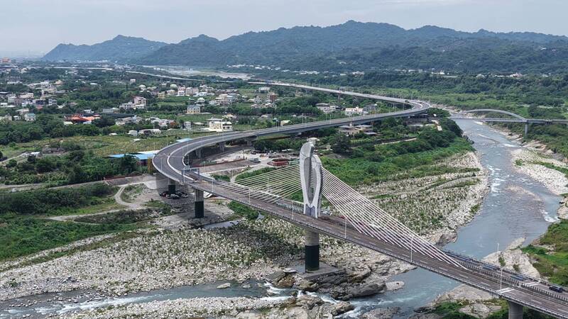 橋梁8月合龍!台中東豐快「東勢石岡段」預計年底通車