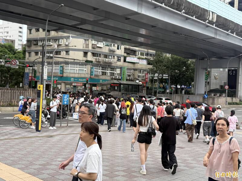 大稻埕夏日節開幕!捷運站、馬路見人潮