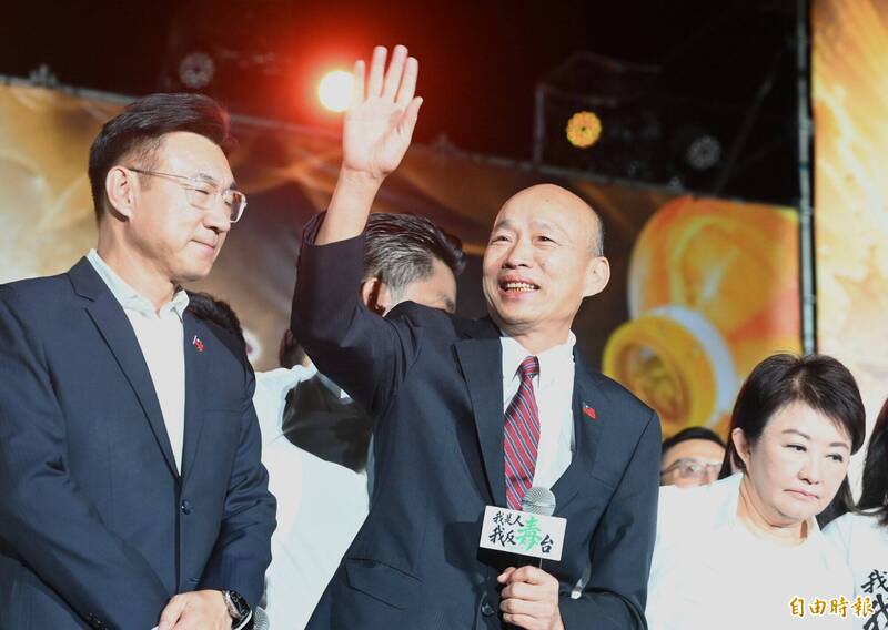 幕後/凱道「反毒油」安排鄭麗文一起刺破氣球 韓國瑜一講完話縣市長竟都走光