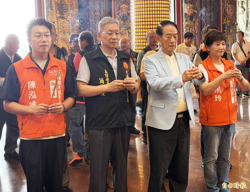 宋楚瑜走訪桃園明倫三聖宮 力挺陳泓維為龜山爭取關鍵第5席
