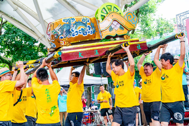 聖帝公帶你遊大溪!社頭文化走進年輕世代 隊伍首裝空品監測器
