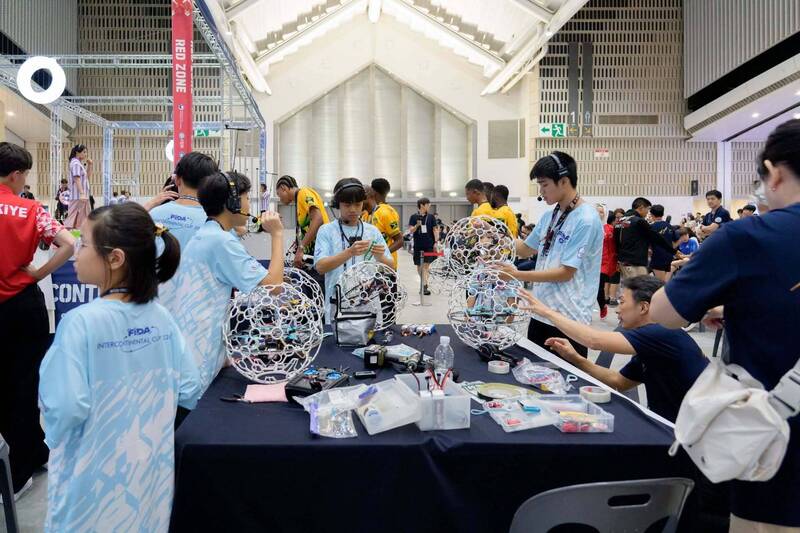 台灣無人機足球小將國際賽寫佳績 教練曝困境:在沙漠培養游泳選手