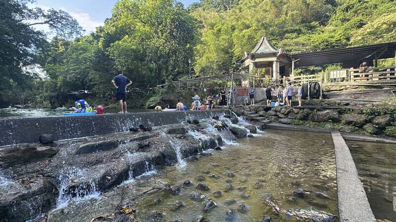 男子石公潭戲水浮不起來 熱心遊客救起送醫仍搶救無效亡