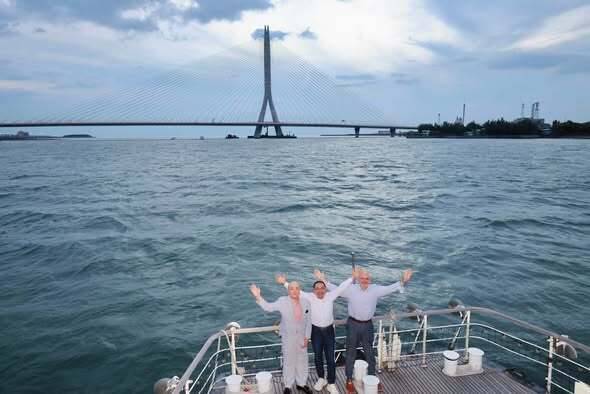 侯友宜、谷立言、片山和之同遊新北 搭船欣賞淡江大橋