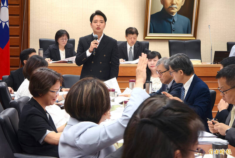 范雲批羅廷瑋濫用表決 讓教文委員會淪「惡例」