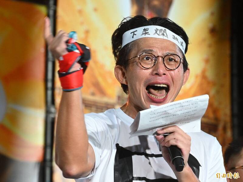 批政院版成長津貼「提得晚、領得少」 黃國昌嗆民進黨「想繼續違憲?」