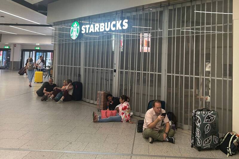 英倫敦蓋特威克機場停水!旅客無法上廁所、餐廳商店關門