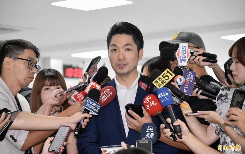 蔣萬安再拋倒閣 民進黨嗆「非黨主席還下指導棋」:這麼不想回市府上班?