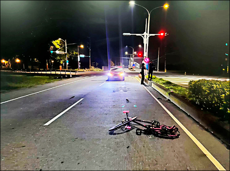 遭酒駕追撞棄路邊 少年傷重不治 惡劣駕駛拔車牌逃逸 還謊報失竊