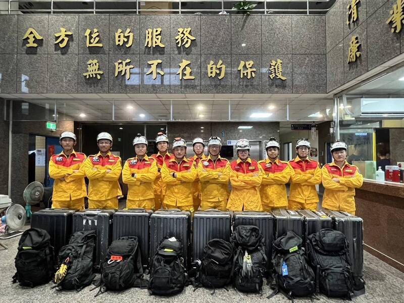因應熊本強震，消防署完成特種搜救隊及國際人道救援輪值縣市的整備作業。（消防署提供）