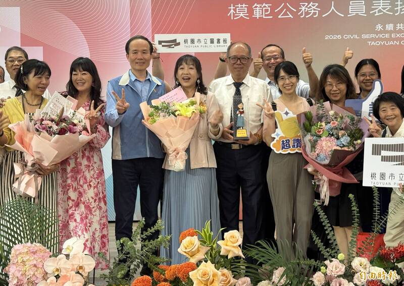 爸爸一句話撐她走公職路 謝雪君獲桃園市表揚模範公務員