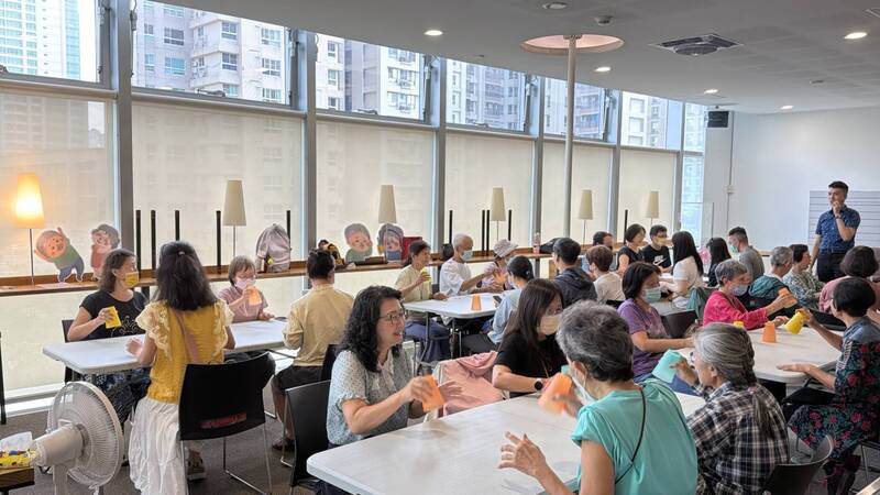 迎超高齡社會 高市推閱讀陪伴「憶起共好」