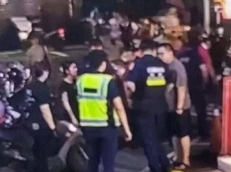 戰鬥陀螺輸了! 家長不滿「大人欺負小孩」 直播主慘變被告