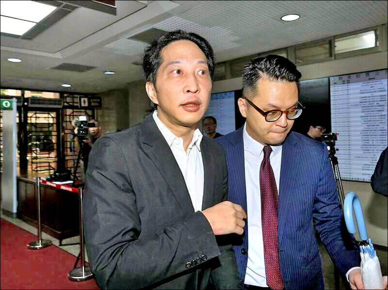 街口支付創辦人胡亦嘉（左）背信判刑7年、併科罰金1億。（資料照）