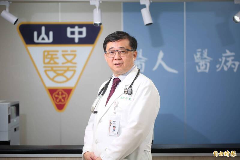 中山附醫總院長交接 心臟名醫詹貴川接任