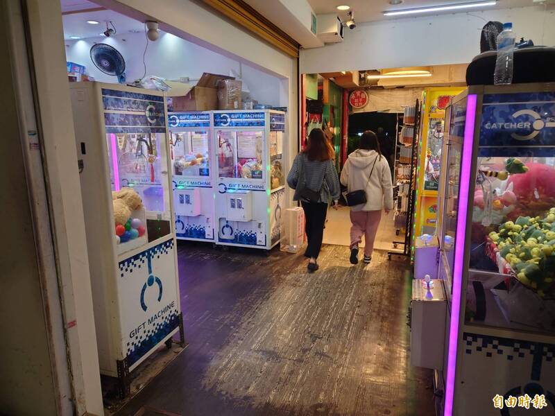 家長滑手機女童就遭侵犯 攝狼伸手猥褻逆轉判有罪