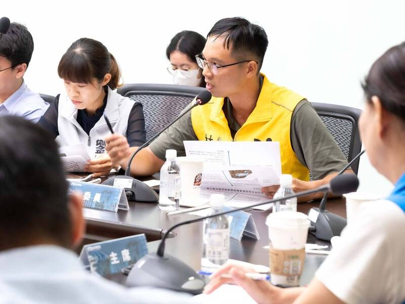 新竹市1.18億自由車場改善工程改到變廢墟無法使用,市議會監督小組日前開會,要求啟動結構安全鑑定。(取自林彥甫臉書)