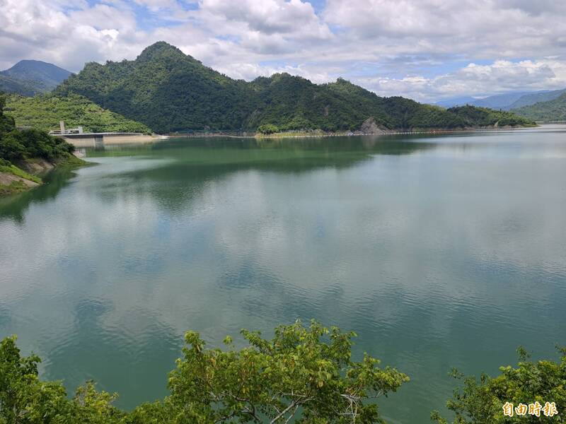 曾文水庫蓄水率10天降4% 「白海豚」補水受期盼