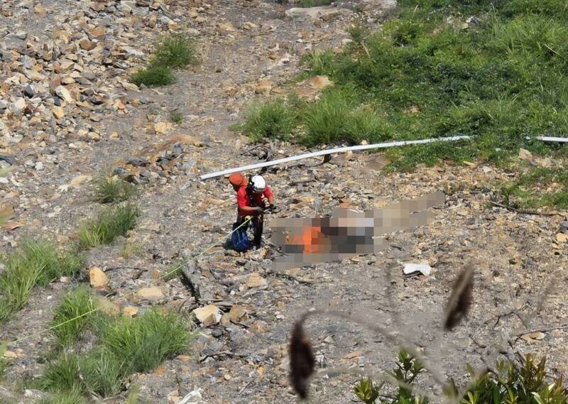 宜蘭北橫明池山路段單車騎士墜落50米山谷