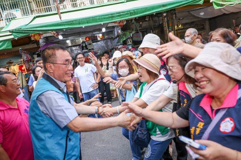 拜票學府市場 李四川:不分顏色為土城打造更優質的生活環境