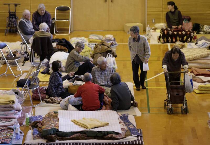 熊本強震後停電 安養中心爆集體中暑 20多位長者緊急送醫