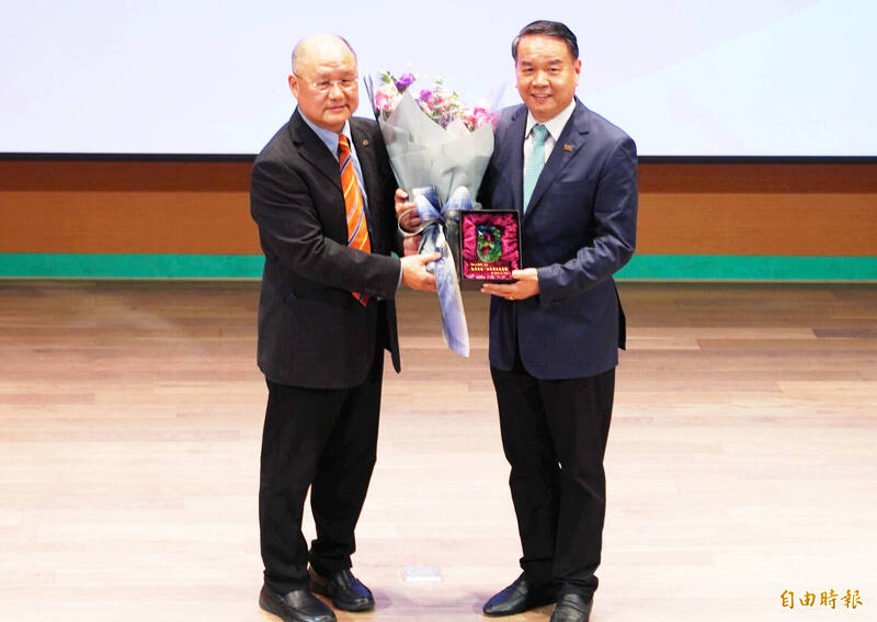 國立體育大學校長交接 黃世杰拋「3大體育政見」打造桃園國際運動城市