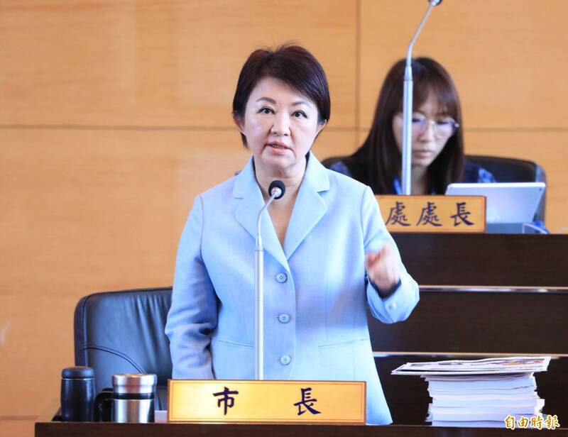 盧秀燕喊「抓門神」卻被迴力鏢打中 周軒揪出中市府文件「怪怪的」