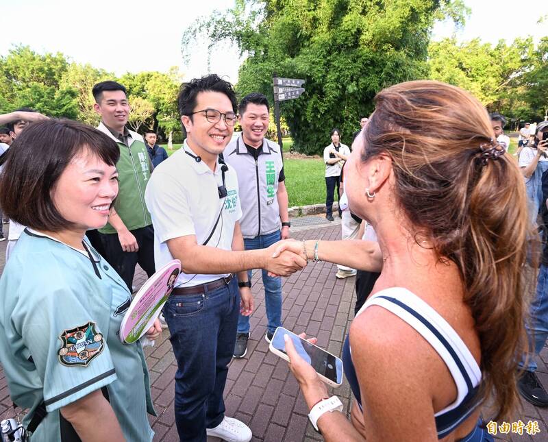 首長不能只有帥!沈伯洋透早赴大安森林公園:台北要帥、要有魅力