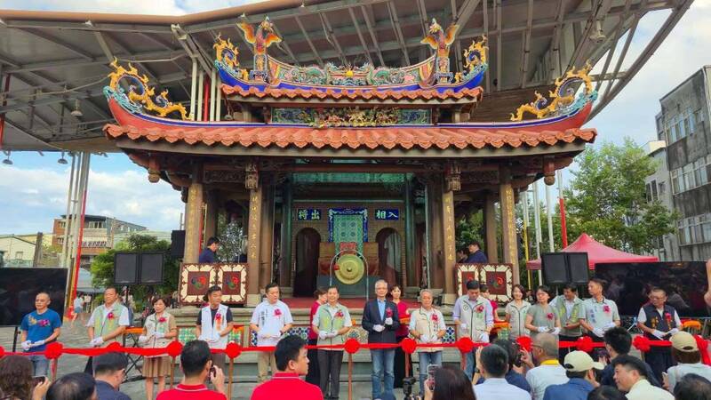 宜蘭最美「花磚老戲台」重啟 礁溪協天廟秋祭供應平安粥至8/6