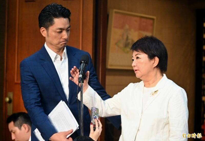 36支手機還原中聯蓋牌內幕 吳靜怡:4月知情仍出貨才是真正黑洞