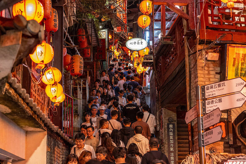 九份紅燈籠祭展至8/17 賞燈夜遊、解謎集章體驗山城魅力