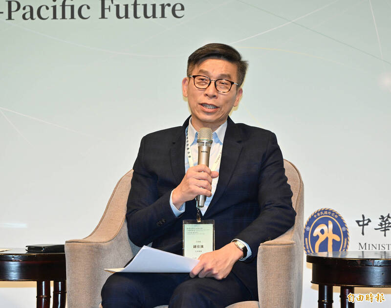 針對無人機合作，民進黨立委鍾佳濱於論壇發言提出「美菲台合作製造無人機」策略。（記者田裕華攝）