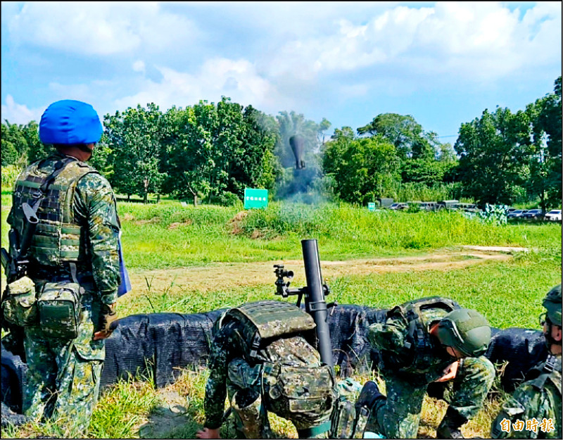 漢光42登場》契努克運兵北援 召員灘岸實彈射擊