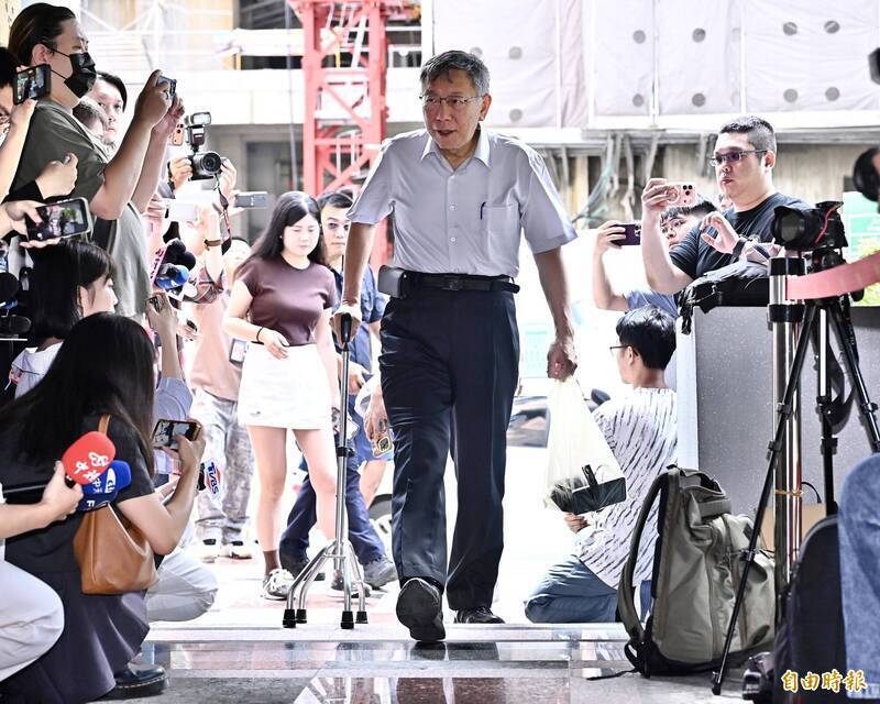 再抱怨科技監控設備！ 陳佩琪爆柯文哲電子腳鐐跟「她」同型號