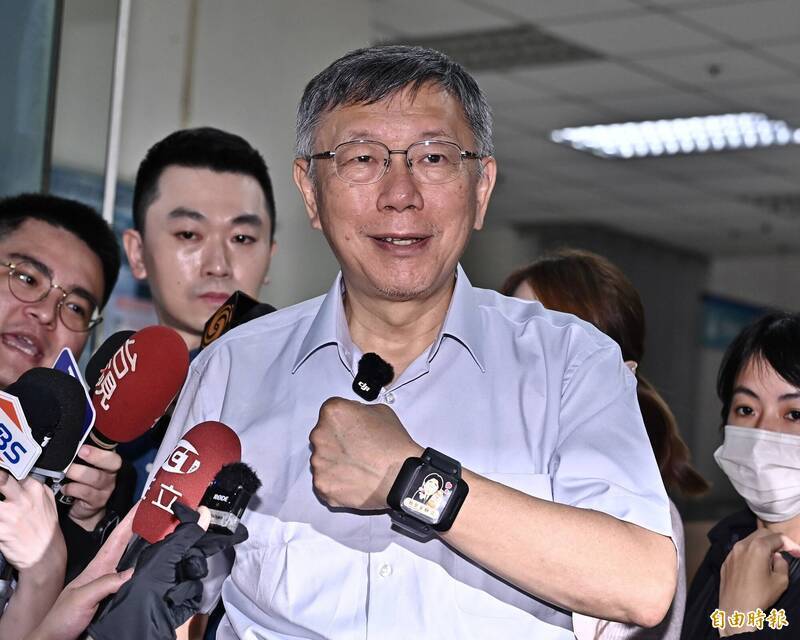 柯文哲67歲生日!陳佩琪曬電子手環照放閃:太帥了!每張都好看