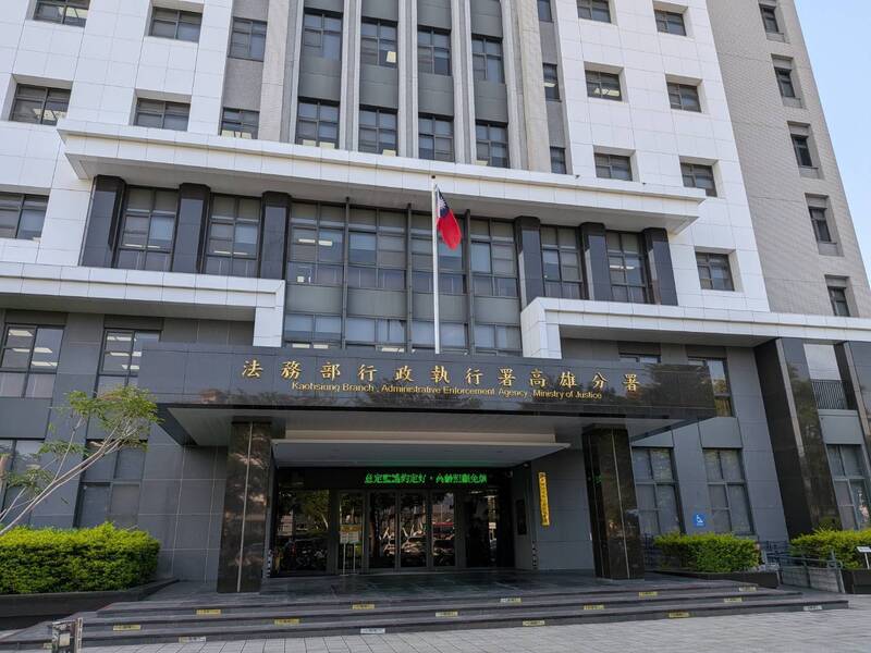 酒駕挨罰9萬拖欠不繳 大貨車司機遭「凍結5帳戶」秒捧現金救駕照