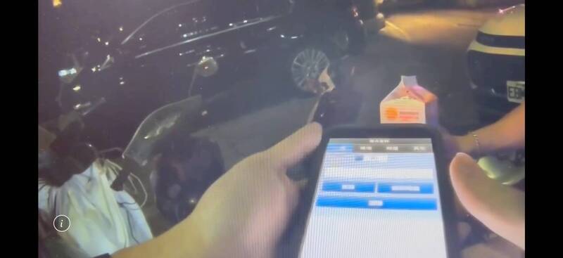 嘴咬鋁箔包也被攔?騎士質疑藉故盤查 警方回應了