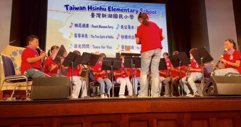 傳揚客家文化 竹縣新湖國小直笛團西澳伯斯交流演出