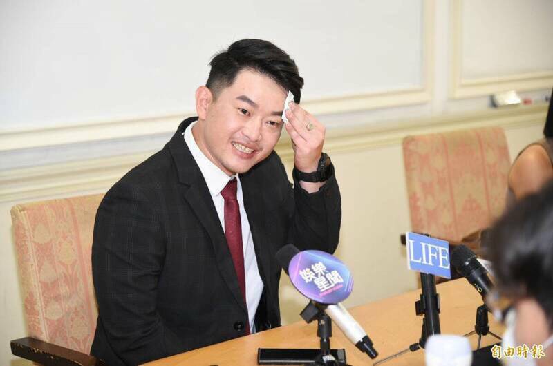 徐巧芯控曾與騙慈濟律師合照 陳柏惟:當時未知且被動、對方強迫