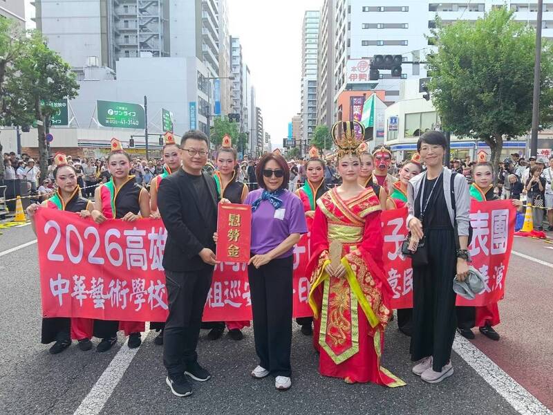 逢日本「大吉日」 高雄市議長康裕成赴八王子祭見證190對新人幸福時刻