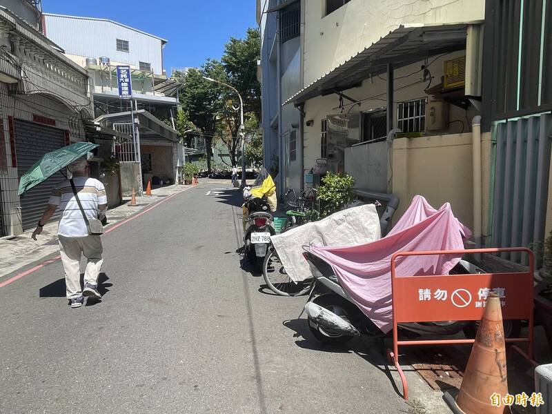 盆栽佔道釀行人地獄2-1》一家人路上走慘撞2死1傷 高雄「轉角遇礙」威脅交安