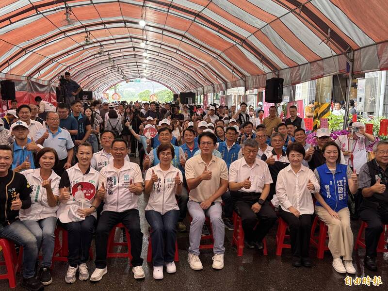 陳清龍山城服務處揭牌! 黃國昌:民眾黨與江啟臣並肩延續盧秀燕市政