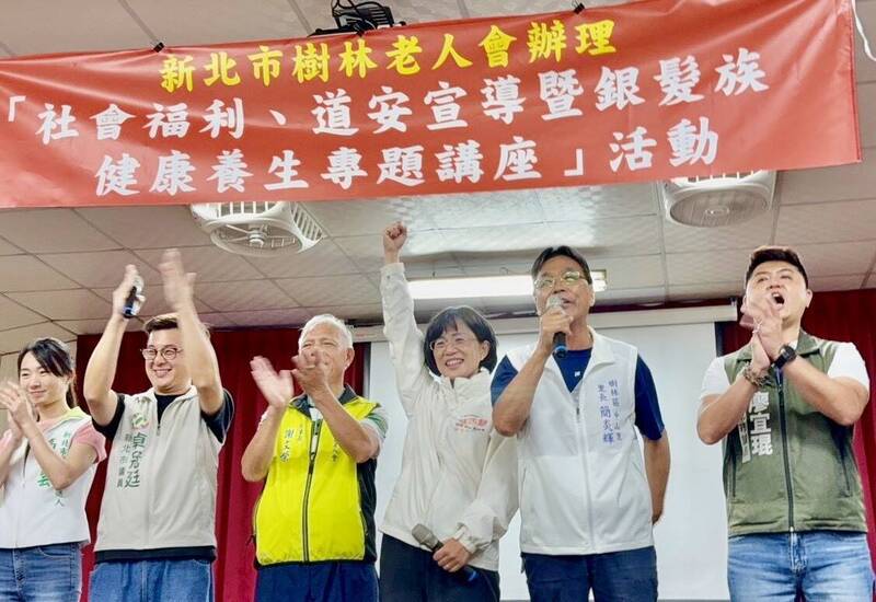 里長簡炎輝打臉「不給講話」! 再同台挺蘇巧慧 喊話李四川陣營「選舉母湯選成這樣」
