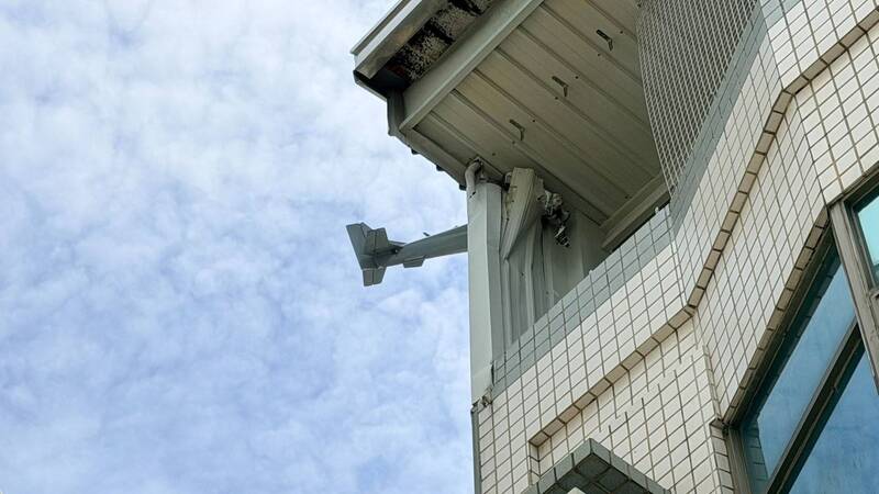 恐吞8萬罰單!台中遙控飛機「恐攻」民宅 無人敢出面「認領」