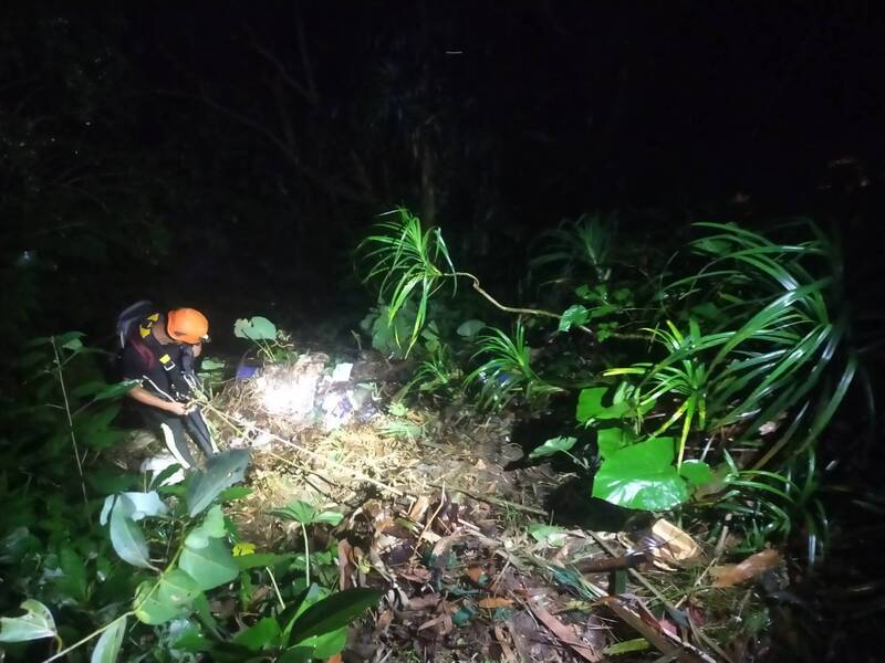 石碇8旬翁自家菜園失蹤 家屬懷疑跌落溪通報搜尋